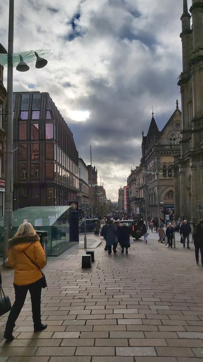 gilleanmcd's tweet image. Back to longhand this morning - and always better writing for me - filling in the first of two hole-y chapters in WIP. Followed by lunch in town with a pal. Glasgow City centre is crazy though. Day 59/100 #stayinglocal #christmasinG12

#100daysofwriting