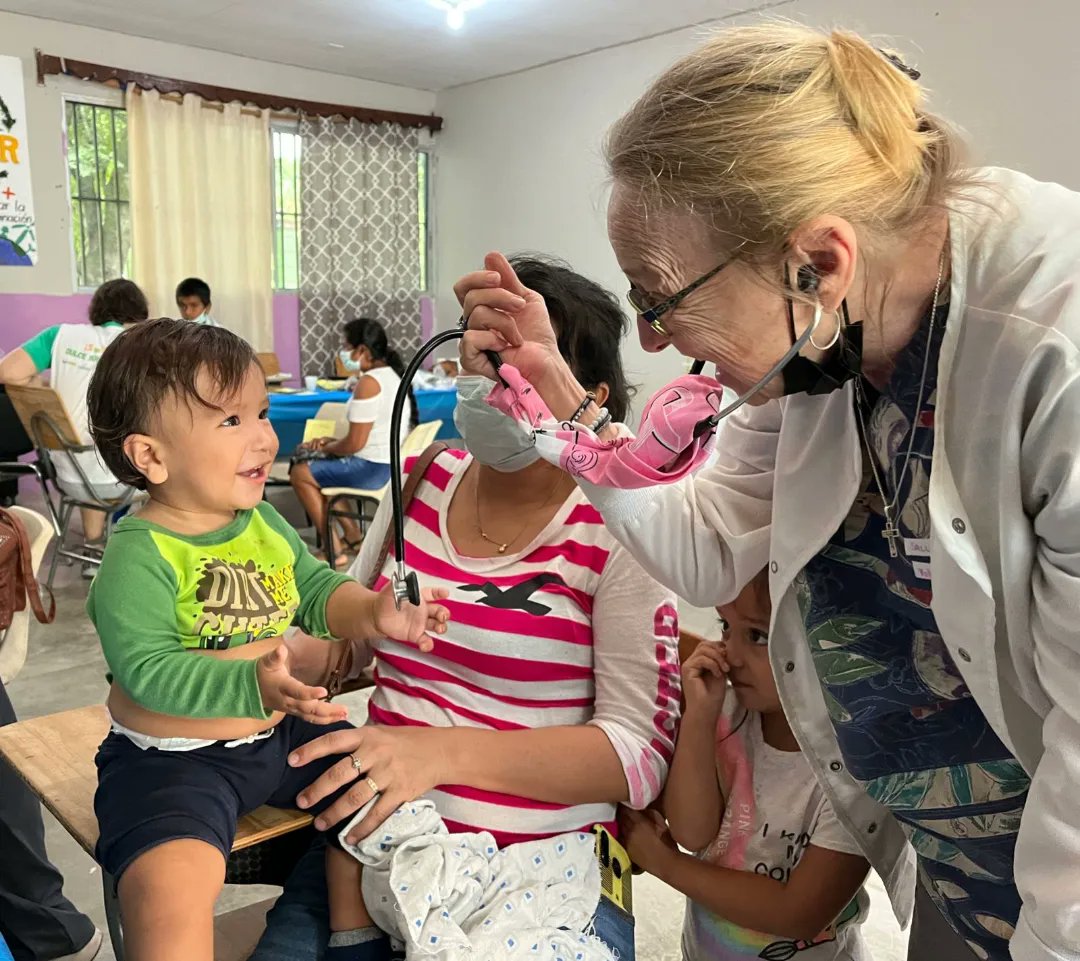 Agradecemos de corazón a los voluntarios médicos y personal de apoyo que brindaron tiempo para hacer nuestra brigada médica que  atendió a más de 600 personas que residen en la zona de influencia de la Compañía Azucarera Chumbagua.

#graciasMedicalWings
#graciasAmericanAirlines