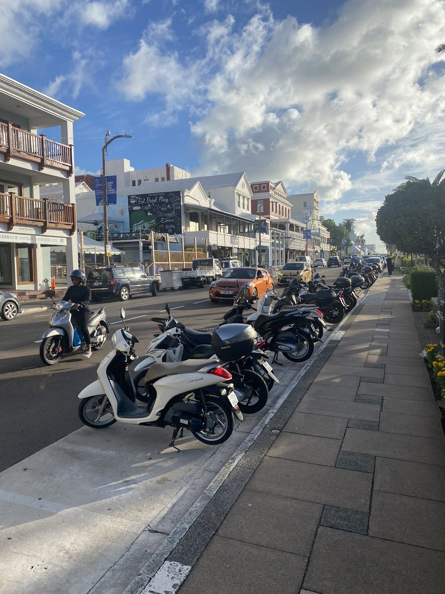 EricLBoles's tweet photo. Inspiring time in Bermuda with BF&amp;M Insurance Group leadership team.With the incredible leaders from Bermuda, Barbados, Bahamas, Cayman Islands, and Canada BF&amp;M is truly Moving To Great. 
#ConnectingWithPurpose #Clarity  @bigspeak https://t.co/dA0qiwE0LR