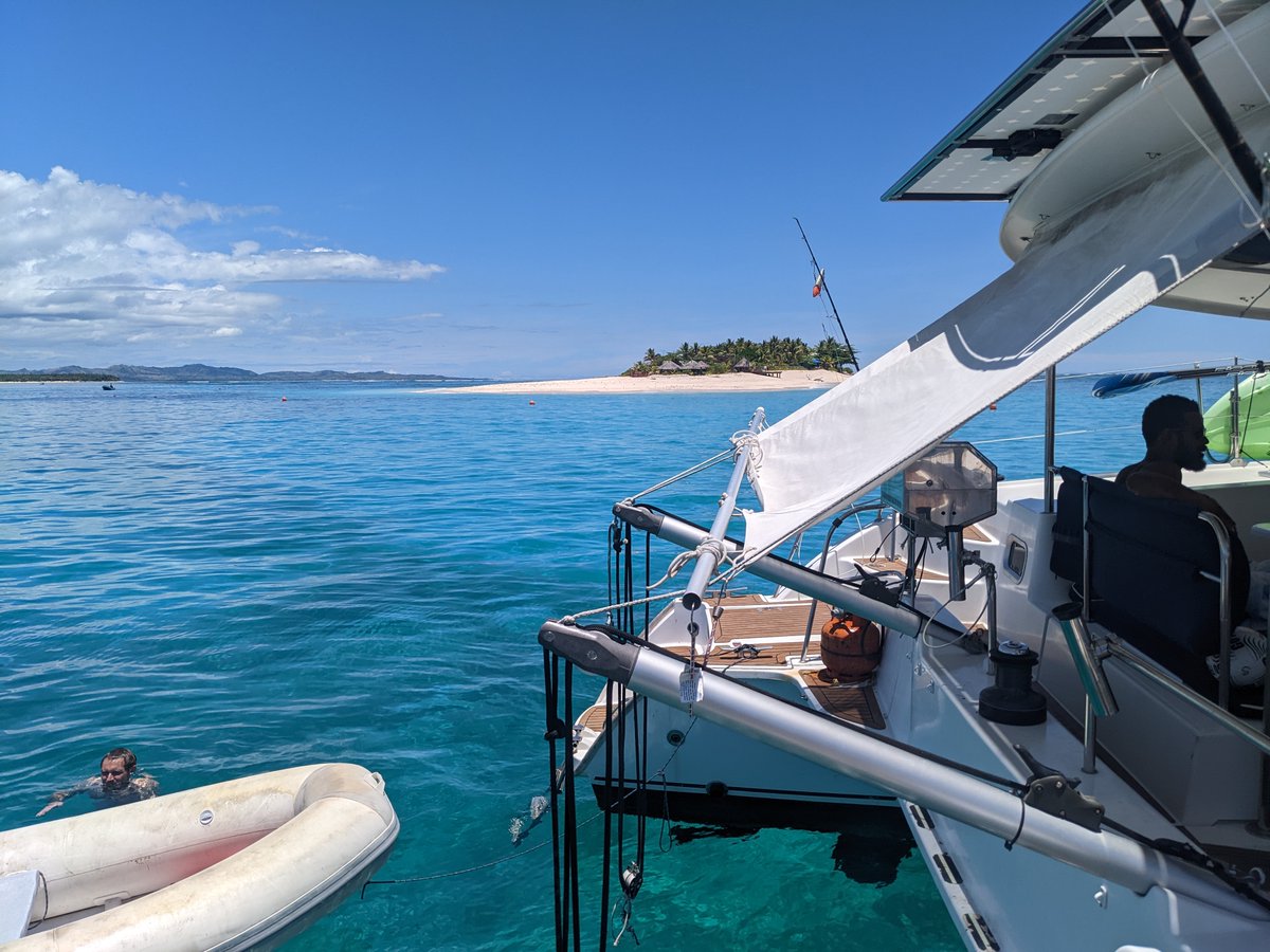 boatingoau's tweet photo. Friends and family enjoy a trip on ONIVA one of the most popular charter catamarans in Fiji - great for a day trip or overnight, explore Fiji the best way on a chartewr catamaran #sailoniva #fijicharters #explorefiji https://t.co/X7rvbcEkN3