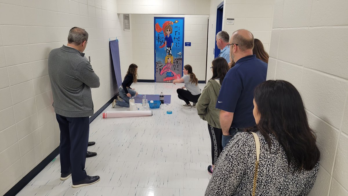 Woodridge68's tweet photo. Board tour concludes @JeffersonJH68 with visits to Innovative Communications and Flight & Space exploratory classses. Also saw students create trimester end reflections and much much more! #innovate68 #BoardTour https://t.co/ZwwLwQx1tY
