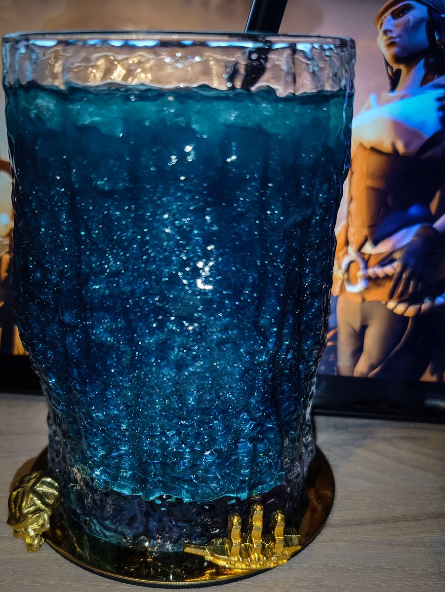 AT0MAC's tweet photo. I need a very large drink
Cheers Larinna
#SeaOfThieves #butwhyistherumgone
#cocktail #DrinkResponsibly
#Bacardi @BACARDI π₯₯
#fridaymood
#rum https://t.co/pSJ8Avz8JJ
