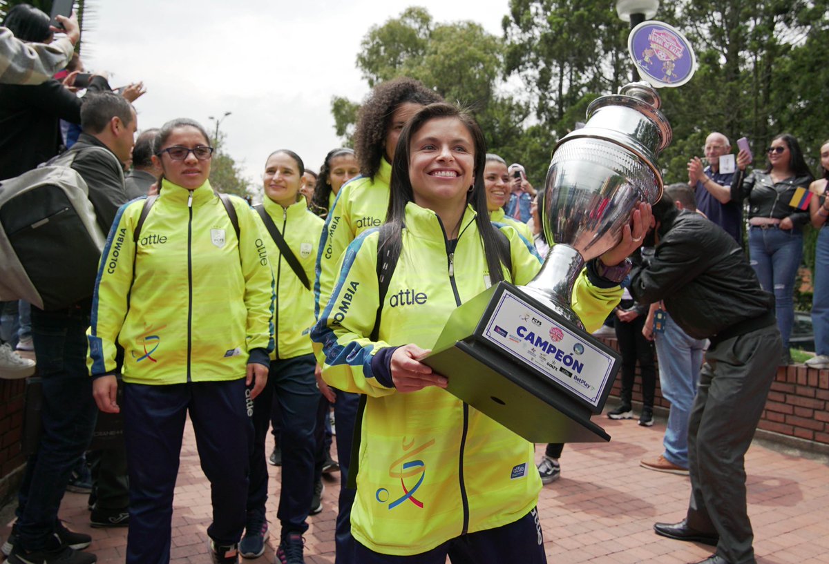 María Isabel Urrutia Ocoró tweet media