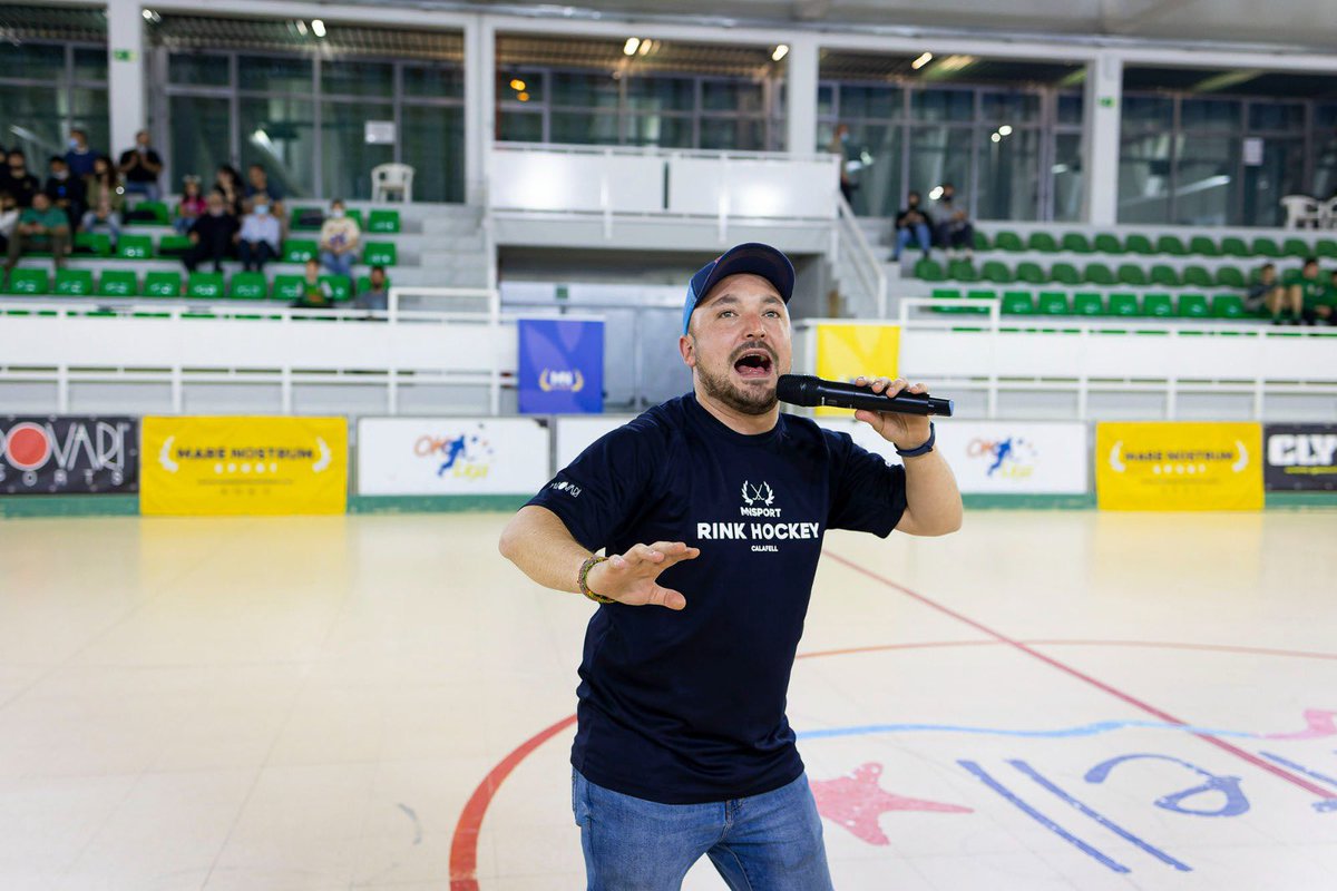 mnostrumsport's tweet photo. 🏀 🏑 Nuestro speaker, Nori Boada, os desea un buen finde de partidos! Vamos!!
🏑 Rink Hockey
🏀 Basketball

📸 Roger Recasens 

🔗 https://t.co/va6cipavuE

#basketball #bàsquet #divertiment #base #visitsalou #costadaurada #mnsport #hoqueipatins #rinkhockey https://t.co/pbRNzk75Wj