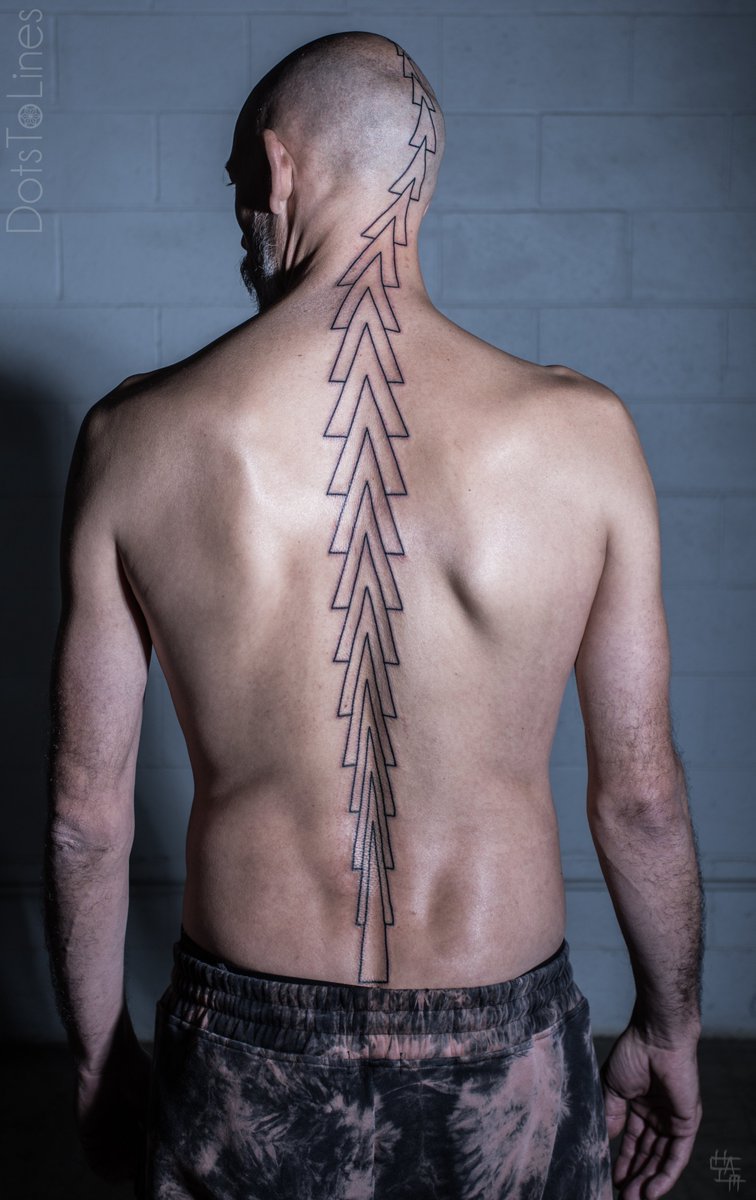 The_DotsToLines's tweet photo. #geometry #minimalism #design #Artists #tattoo https://t.co/gYmr4S95AW
