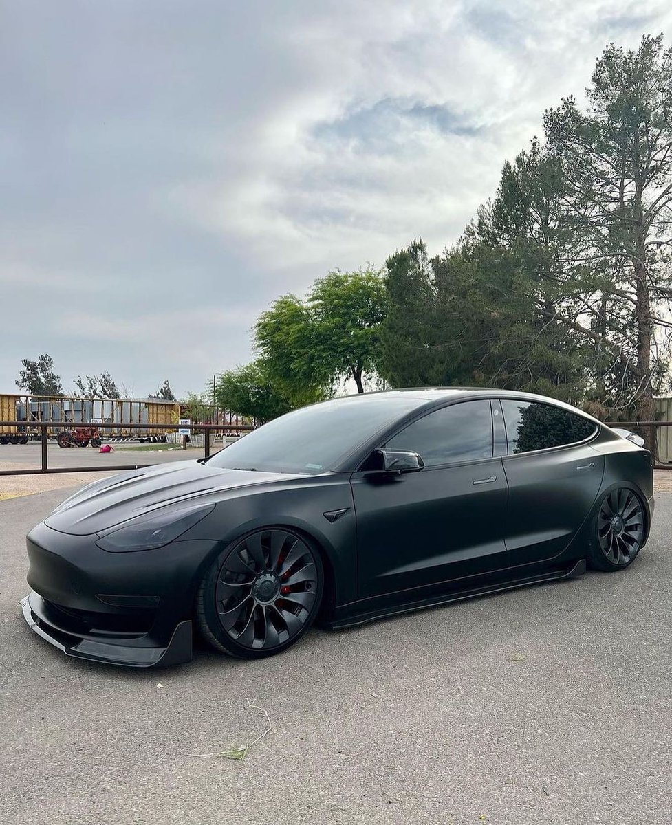 Tesla Media 🇺🇦 tweet media