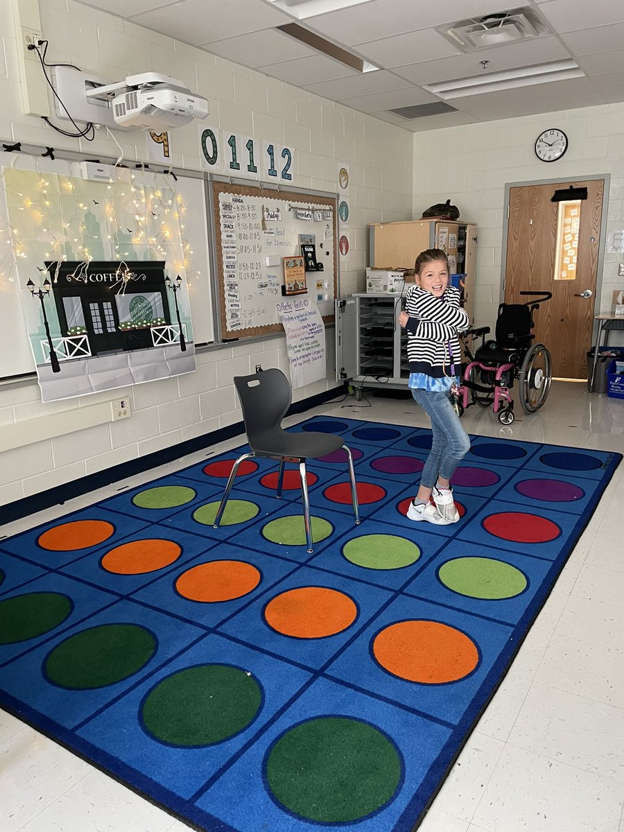 Holly Jackson tweet media