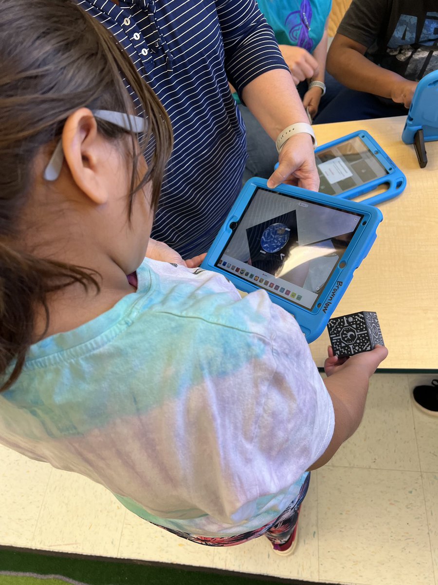 CPES_Ballstars's tweet photo. We explored the Solar System with Merge cubes! We held the universe in our hands!Thanks @luptontechcoach for coaching the Ballstars! #cpesballstars @CPES_Cheetahs https://t.co/aDEj8aWp4u