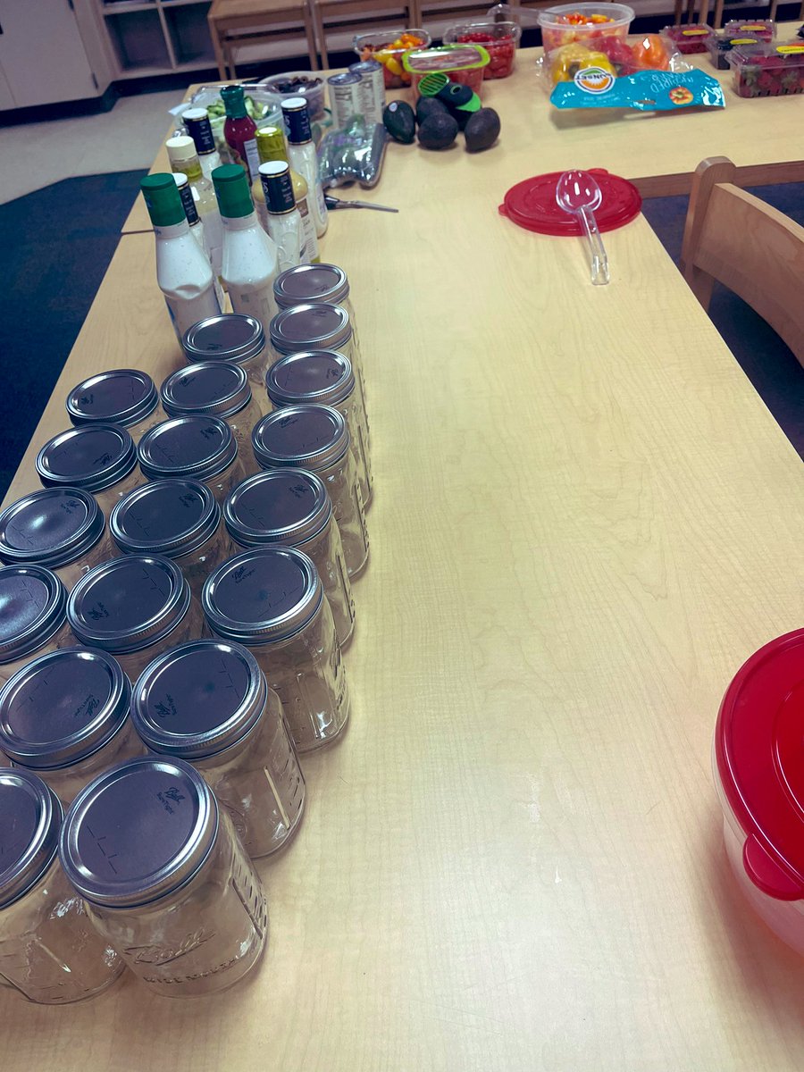 JWESfamily's tweet photo. Thank you to Mrs. Unnever &amp; our Wellness Committee for setting up a Mason Jar Salad Bar for our Walker family today! 🥗🫙🍴
This was such a great treat on a Friday, and a wonderful idea for a quick + easy lunch. 
#WalkerStrong #TeamWalker #SCPS
@ScpsWellness https://t.co/YJW8VAMsWv