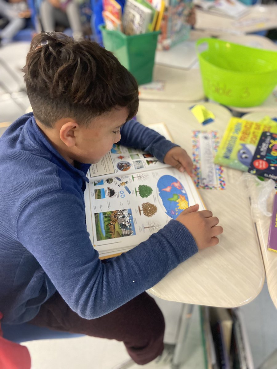 Stews3rdGrClass's tweet photo. Reading and snack are the perfect way to end our amazing day together 😊 #mvwes @MtVernonWoods https://t.co/BNmjqyX9IT