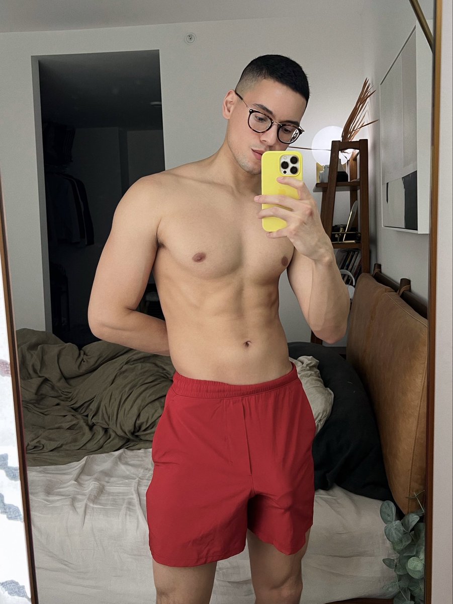 PecsRy's tweet photo. I love these shorts https://t.co/cVNqYWeR7d