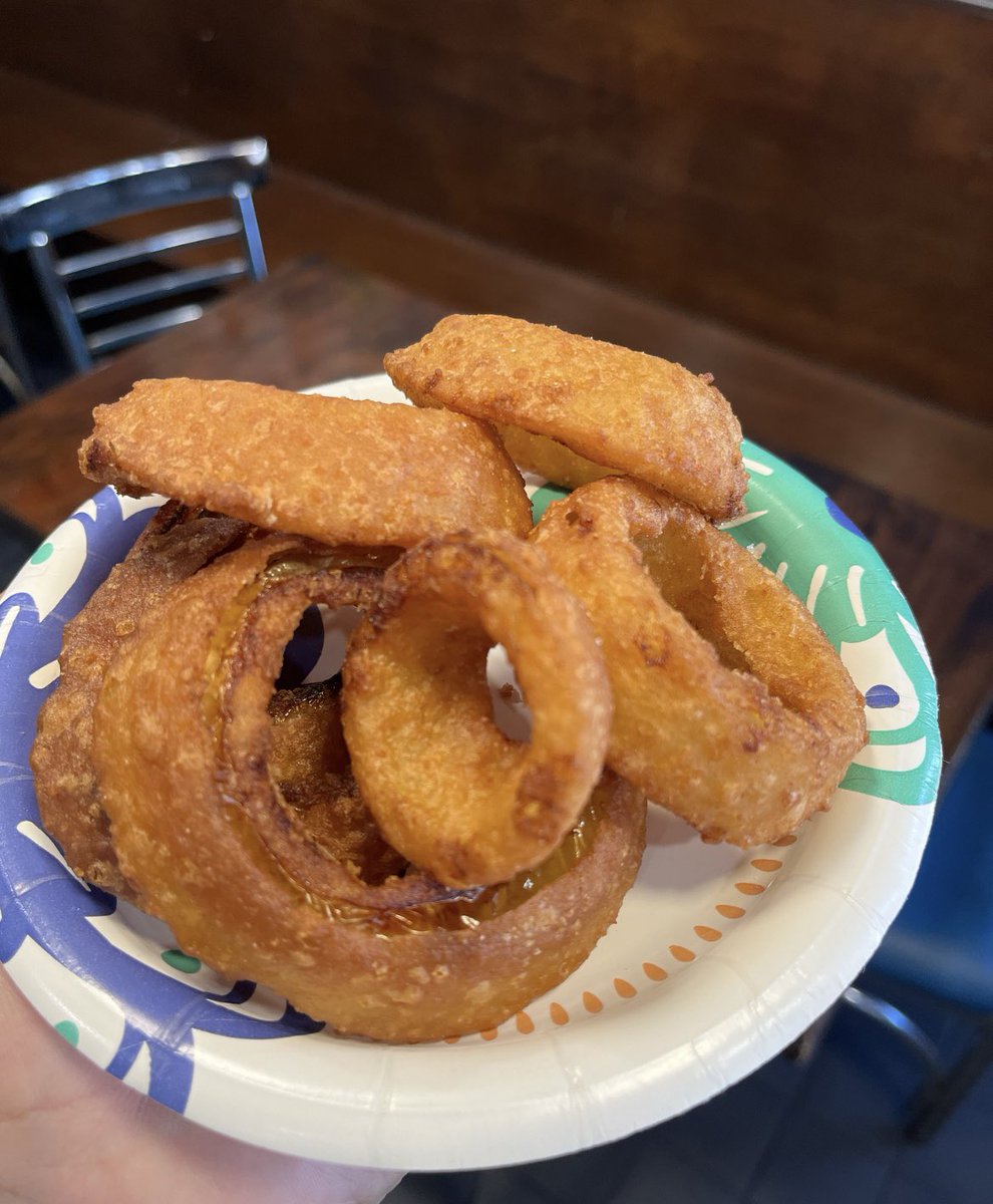 ViciousDogs's tweet photo. It’s FryDay 🍟 but don’t this onion rings just look so good 😋 
📸: @viciousdogs https://t.co/g6cuhFjjBF