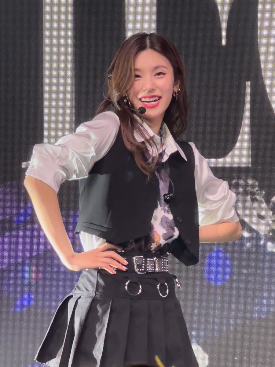 kpopandsteph's tweet photo. Maybe I’m a little biased 🫢 #ITZY_CHECKMATE_TOUR #ITZYinPHX #ITZYPhoenix https://t.co/wPV0x7s9zF