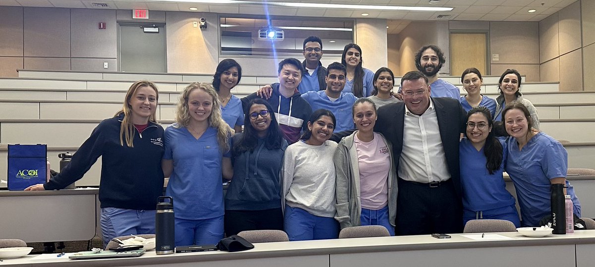 roberthasty's tweet photo. I had a great time as an ACOI Visiting Professor at my alma mater today, NSU-KPCOM today! Terrific medical students!!! #ACOI
#NSUKPCOM
#OCOM https://t.co/OiWjAUe0uT