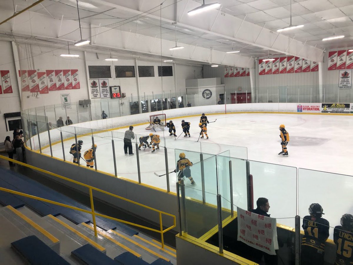 ucc_aaahockey tweet picture