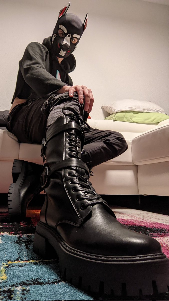CinoSlutsky's tweet photo. Can't believe that fincuck hoe @DooferAD got me these boots to stomp on him with 😘💅✨

Gonna have to wear them some before I see him again, so he's got some sole to get under &amp; lick clean 👇😏 https://t.co/loTpK2a8R1
