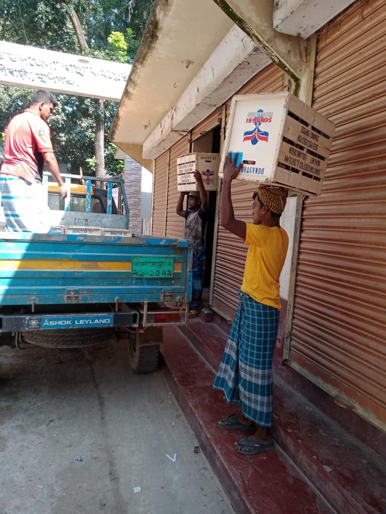 ZAPSemagri's tweet photo. The first ⁦@RoyalZAPSemagri⁩ -Semagri seed potatoes of this season arrived in Bangladesh today.  Go for a successful cultivation with Dunastar quality seed!  #redskin #highyield #strongvariety https://t.co/18tnScHOEP