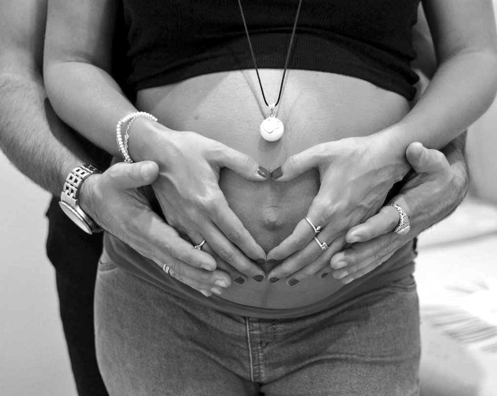 Ruben_Noel's tweet photo. Como os he contado en el directo de Instagram que acabo de hacer, y como habéis visto en el videoclip de #NoValeLaPena, me hace especial ilusión contaros que...

¡Voy a ser padre! ❤️😍🤰🏽🍼👨‍👩‍👦
PD: Viviendo una de las etapas más felices de mi vida. https://t.co/6Y6kf9q5rg
