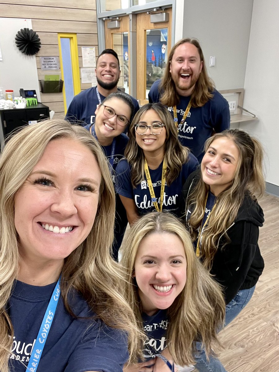 MrsRinaldiTech's tweet image. Afternoon #ClearTouch training for @D33Currier was AWESOME! 
#techcoaches #wego33 @GRodriguezTech @WeGoTech @DanaWeberTech @MissH_Tech