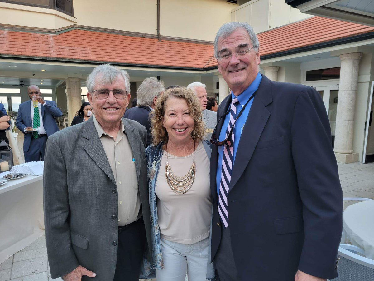 triallawsection's tweet photo. We mingled with our colleagues and friends from @ABOTAFlorida, the Jacksonville Beach Bar and the @JWLAtweets.

Thx to our Gold Sponsor - @IAG_ForensicCPA. And great to see Laurie and George Dyke &amp; past Executive Council Member Tom Edwards. https://t.co/FwHEPgTdIl