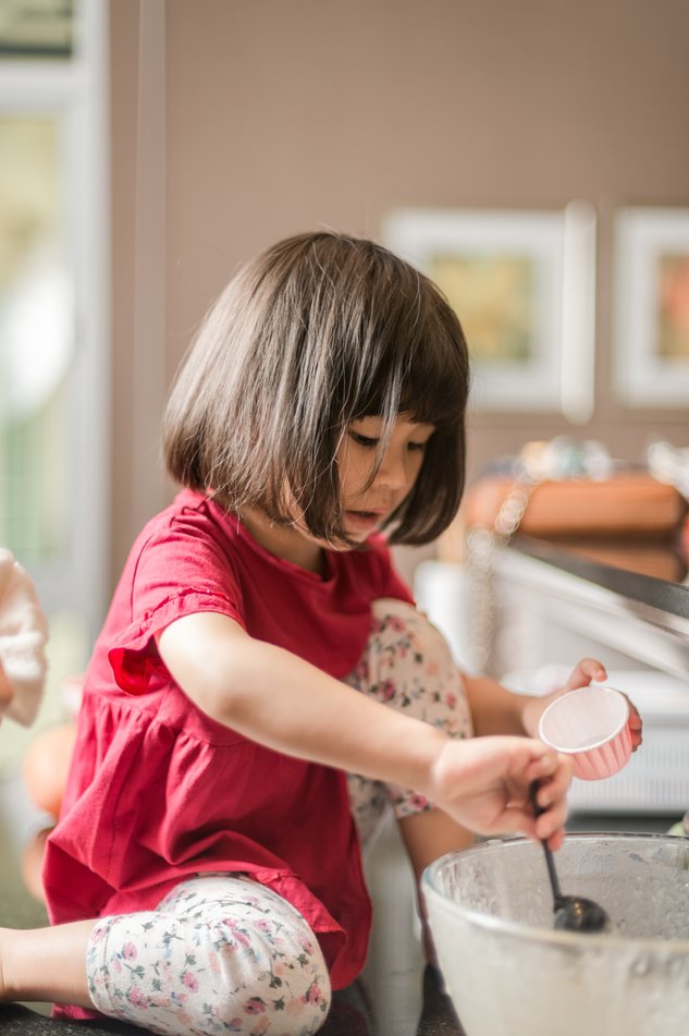 One of the best ways to familiarize your child with good food choices is to encourage her to cook with you. healthychildren.org/English/health…
