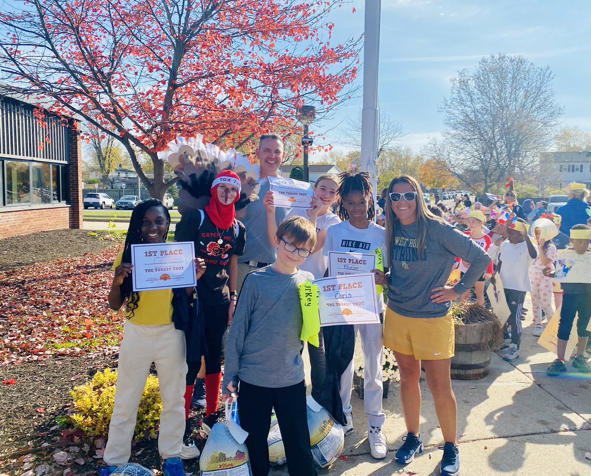 2022 Turkey Trot was a success and couldn't of asked for a better day! Thankful for our Maplemere students &amp; Staff! So incredibly proud of all of our amazing runners!💙🦃💛<a href="/maplemere/">MaplemereElementarySchool</a> <a href="/SHCSDAthletics/">Sweet Home Athletics</a> @dagraham13