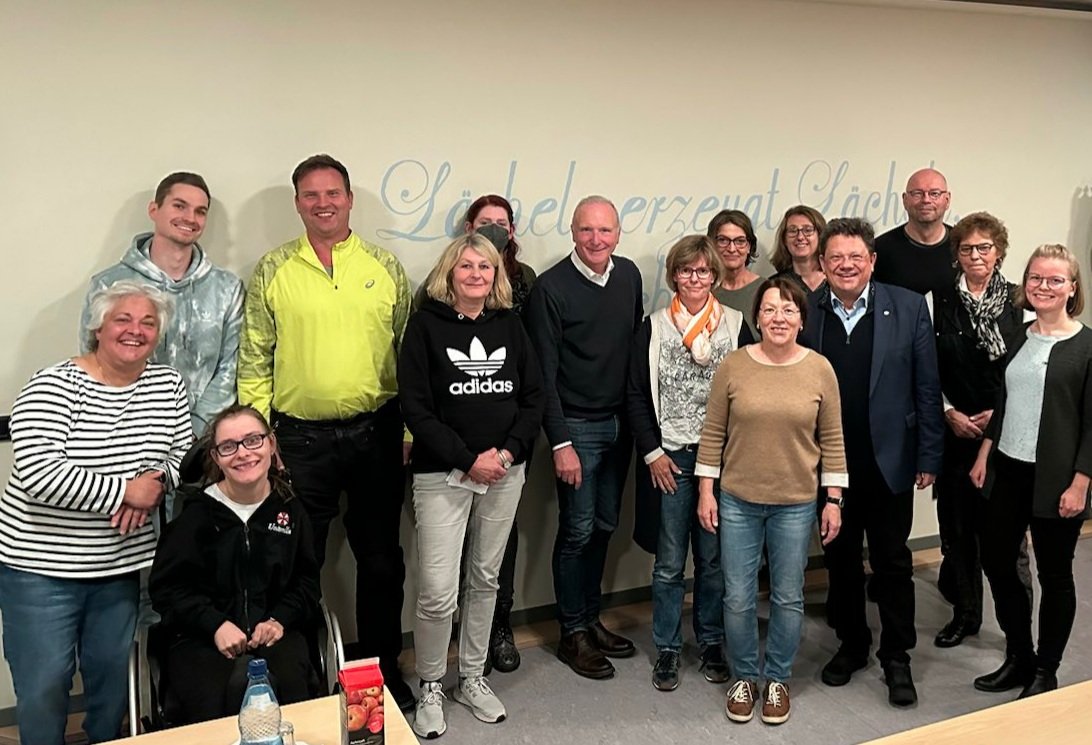 Treffen des Hildesheimer Therapeutenstammtischs mit <a href="/BerndWestphal4/">Bernd Westphal</a> und <a href="/PhilippiSpd/">Dr. Andreas Philippi</a>. 
Fazit: Für attraktive Therapieberufe brauchen wir:
- Vollakademisierung
- Direktzugang
- bessere Vergütung
Weitere Gespräche sollen folgen. Danke für den konstruktiven Austausch!