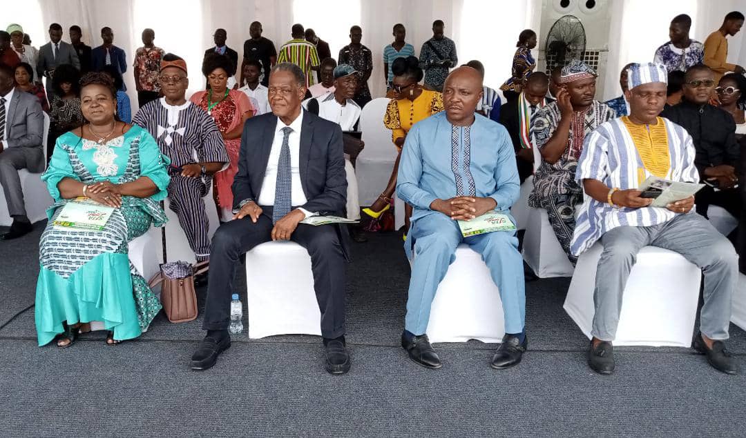 Tg_Tourisme's tweet photo. Démarrage du Salon International du Textile Africain (SITA)
La 8ème édition du Salon International du Textile Africain (SITA) a démarré ce vendredi 4 novembre 2022 à Lomé avec la cérémonie d’ouverture officielle 
https://t.co/O2FDbFJhrv https://t.co/K9j7wLM320