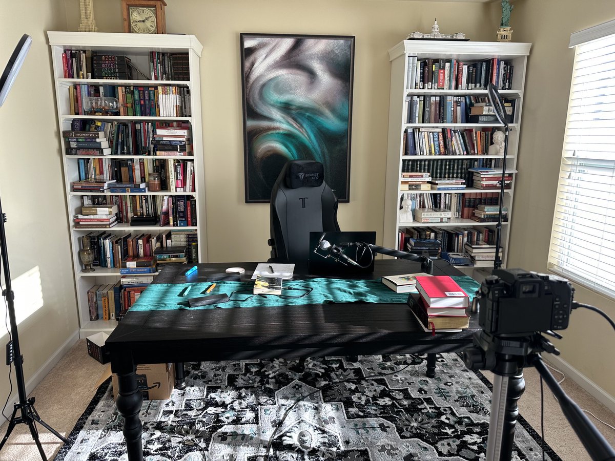 ThomisticDan's tweet image. Just got our last piece of Study-O set piece, a #SecretLabChair. I don’t have a formal business relationship with ⁦@secretlabchairs⁩, but you should totally get their chairs. Worth every penny!