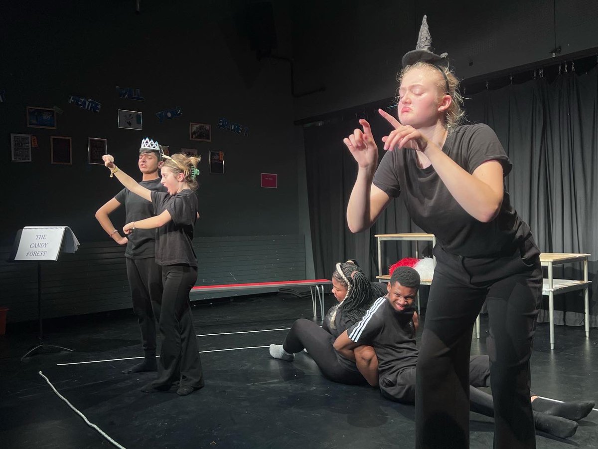SBEdrama's tweet photo. What a week! 

Congratulations to our wonderful Yr13’s who performed their final C1 exam pieces today! 

It took 6 weeks of devising, 1 week of tech rehearsals and hours upon hours of rehearsal time!

Well done guys!

Have a great weekend! 

*photos with permission #sbedrama https://t.co/naCKMXI7jt