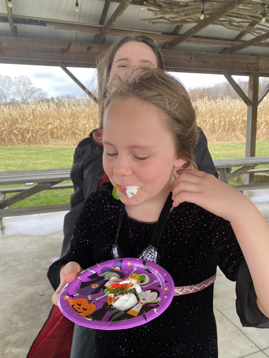 MissBurkhardt5's tweet photo. A week full of fall fun �� https://t.co/RjXsdIdxWs