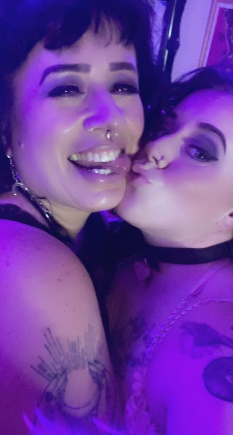 Content from theblckdahlia