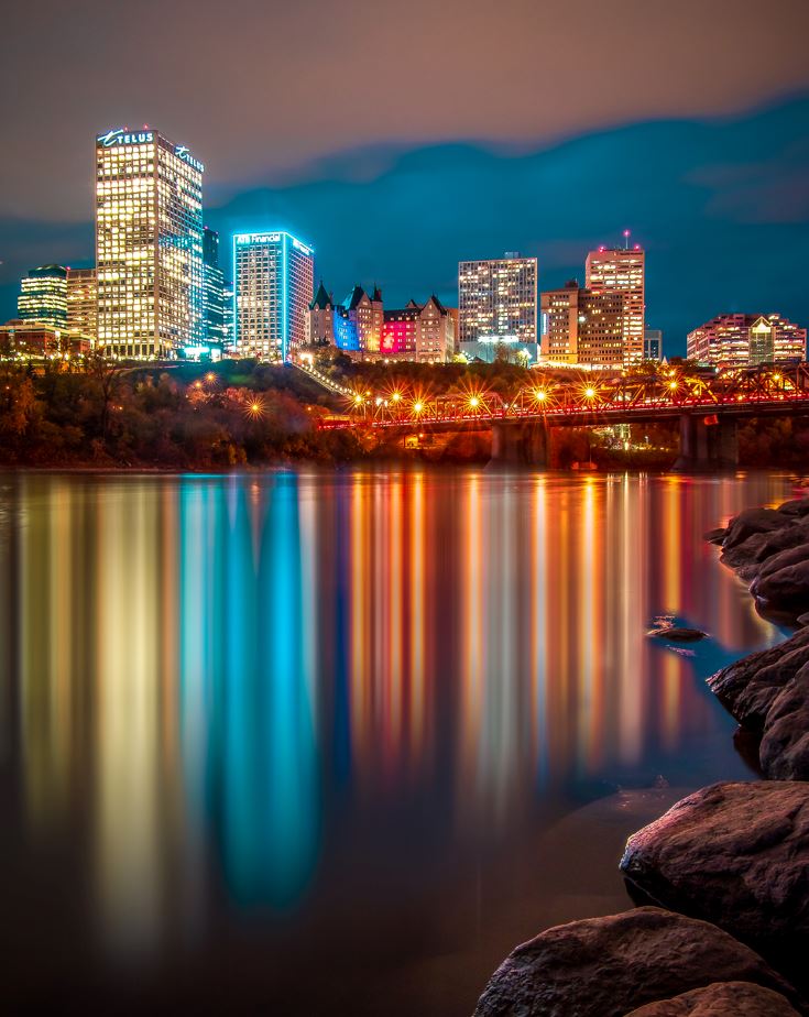 ExploreEdmonton's tweet photo. Let it glow.✨ #ExploreEdmonton 

📸: Raymond_Dam_ on IG https://t.co/xYLrA48tWx