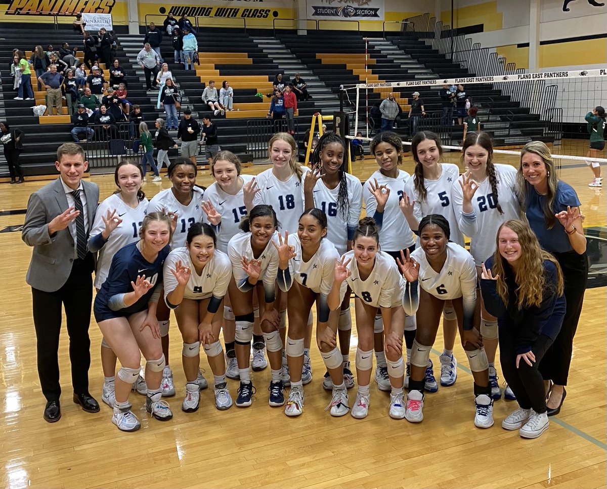 GraceMcDowell30's tweet image. ⁦@LSHS_Vball⁩ are making school history!!! Congratulations to our Area Champions!!! 🏐💪🏆⁦@Friscoisdsports⁩