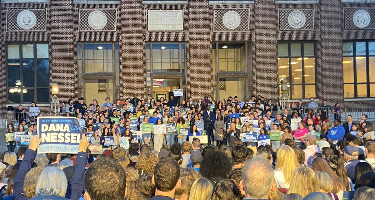 dananessel's tweet photo. Incredible turnout on the @UMich Diag this evening for our rally with @gretchenwhitmer, @garlin, @jocelynbenson, @kyrahbolden, @DebDingell, @stabenow &amp; @petebuttigieg! Young voters are eager &amp; ready to grab their friends, hit the polls, and help Michigan #VoteBlueIn2022 💙🗳️ https://t.co/T1Zf1c1kpW