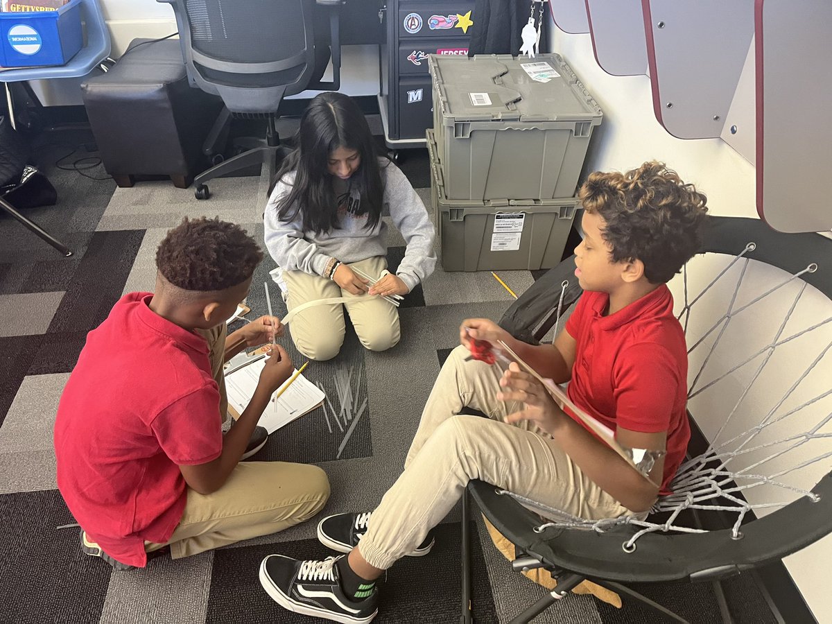 rbmsivanicki's tweet image. Which house is the strongest? Engineers designed and tested straw, brick, and wood houses to withstand the Big Bad Wolf! #engineeringanddesign @MrsArauz @DreamBigRB @rbmsROCKETS