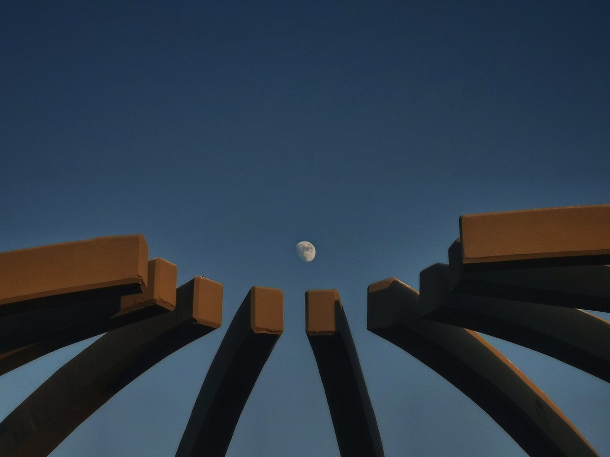 Luna creciente desde tu #MuseoyPlanetarioTAMux 🌕🏛️🦣🌌

¡Faltan solo 4 días para la luna llena! 👩‍🚀

#CdVictoria 
#Tamaulipas 
#Museo 
#Planetario