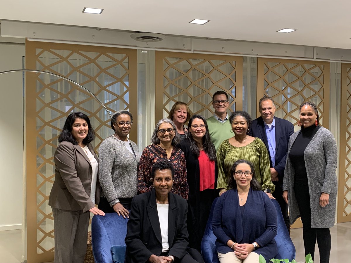 ProfNancyHill's tweet image. It is a joy and honor to serve ⁦@SRCDtweets⁩ on the Governing Council with this group of esteemed #colleagues and #ScholarFriends  with ⁦@GonzalesNancyA⁩ on zoom. ⁦@Prof_Nick_Allen⁩ &amp;amp; ⁦@MurryVelma⁩, we missed you. #ChildDevelopment #Research