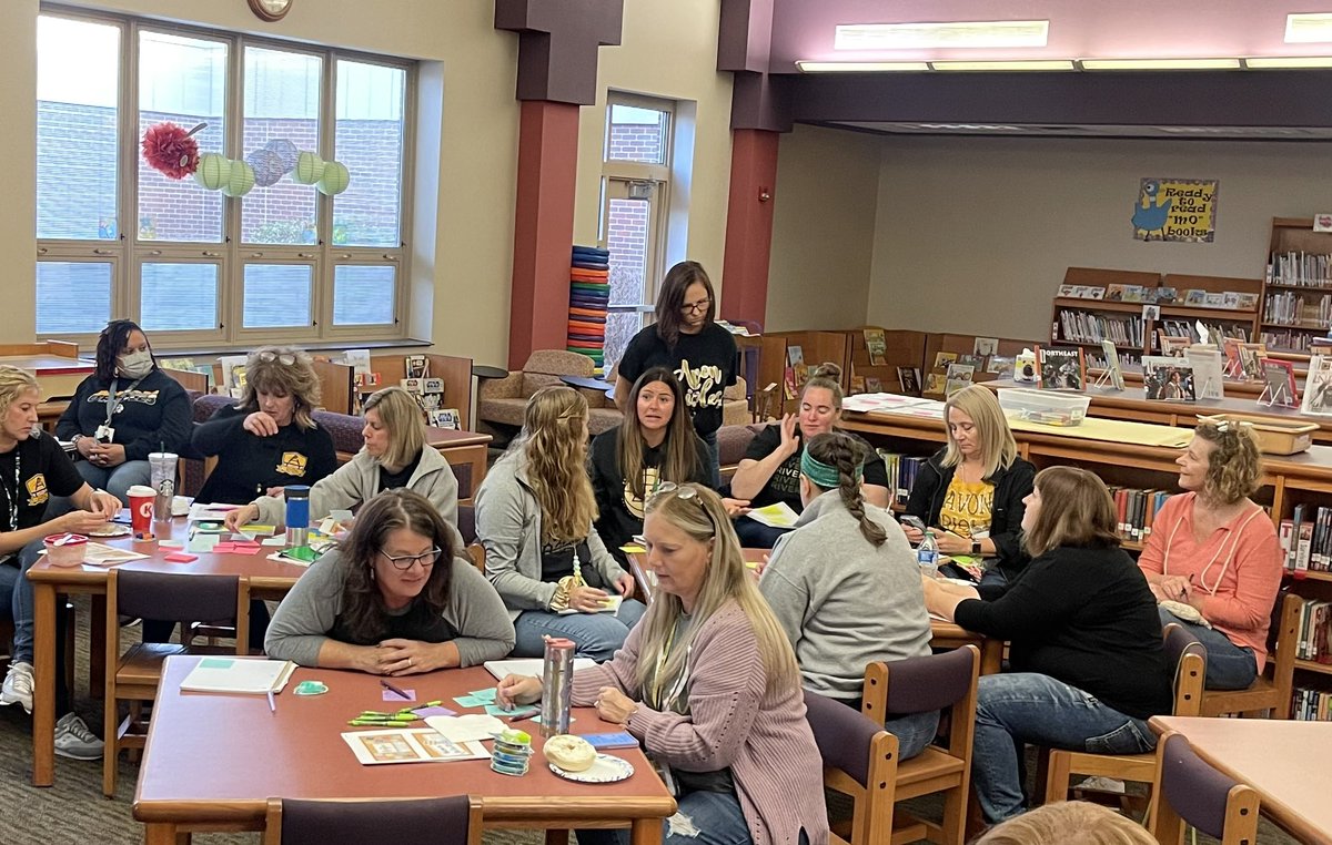 The best teachers in the universe <a href="/RBE_ACSC/">River Birch Elementary</a> ! I enjoyed time learning together this morning about how to keep it simple &amp; make magic happen for students in Bite Size PD - thanks to <a href="/mpickens813/">Melissa Pickens</a> . #RBLeads #luckyprincipal