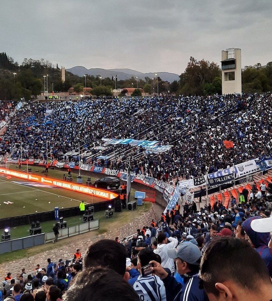 Pero mira la tremenda hinchada que tenemos😍💙