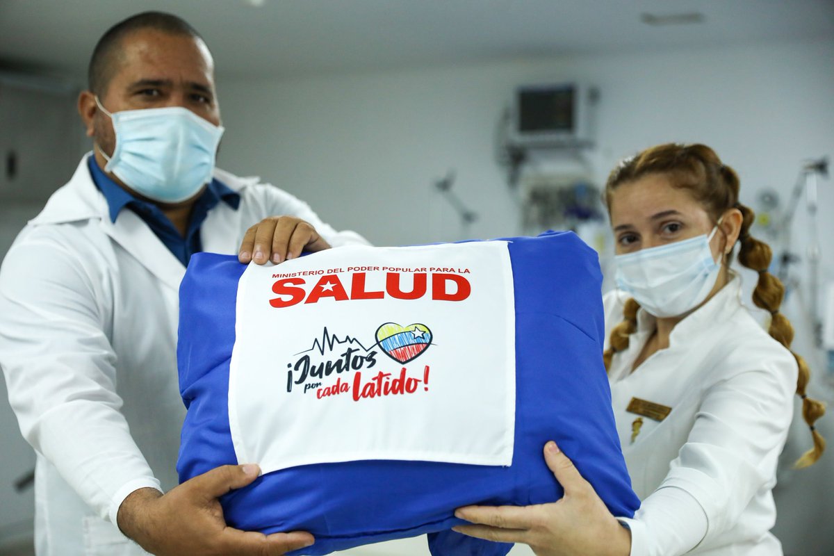 NicolasMaduro's tweet photo. El Convenio Integral entre Cuba - Venezuela ha brindando beneficios al pueblo y ha sido la operación humanitaria más grande conocida en la historia. 22 años y seguimos pa' lante, trabajando juntos por la atención de la salud del pueblo. https://t.co/k9P7PwyMfl