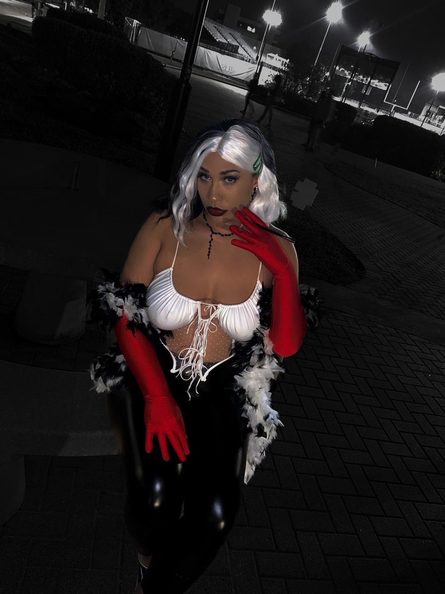 haydnii's tweet photo. “From the very beginning, I’ve always made a statement. Not everyone appreciated that, but I wasn’t for everyone” -Cruella de Vil ❤️🤍🖤 https://t.co/X0GMWZUraQ