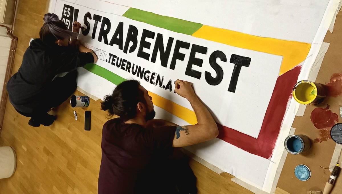 SandraUndAnselm's tweet photo. Letzte Vorbereitungen für Demo und Straßenfest von @esreichtAT.

Bist du dabei?

#EsReicht #Teuerungen #Inflation https://t.co/riCB6raelm