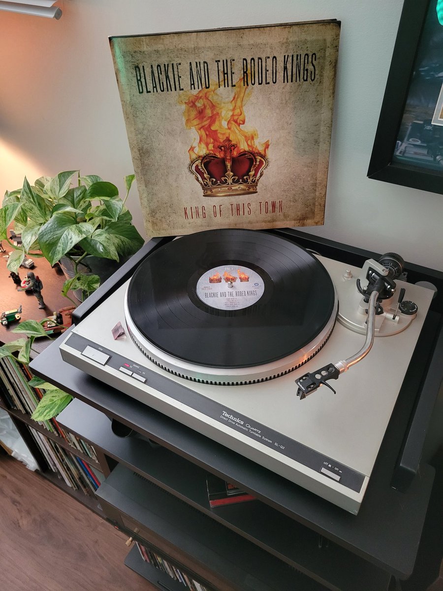A little prelude to tonight's show!
#NowPlaying Blackie and the Rodeo Kings 

#BlackieAndTheRodeoKings #vinyl #vinylcommunity #vinylrecords #vinyljunkie #vinylcollection #CanadianMusicians🇨🇦
