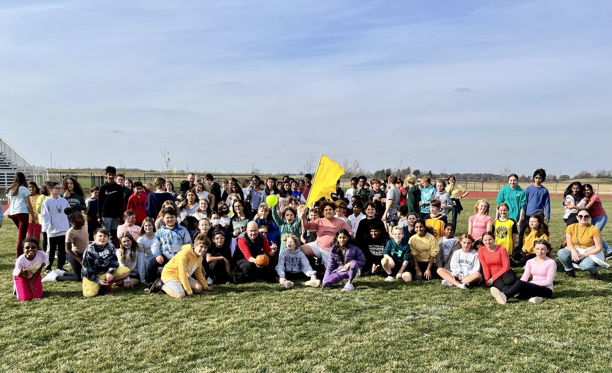 mrsphelpsteach's tweet image. Lots of team spirit among our Eagles’ NESTS today during the Pumpkin Roll Finale! Congrats to the Yellow NEST for claiming a victory!
