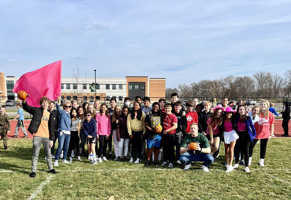 mrsphelpsteach's tweet image. Lots of team spirit among our Eagles’ NESTS today during the Pumpkin Roll Finale! Congrats to the Yellow NEST for claiming a victory!