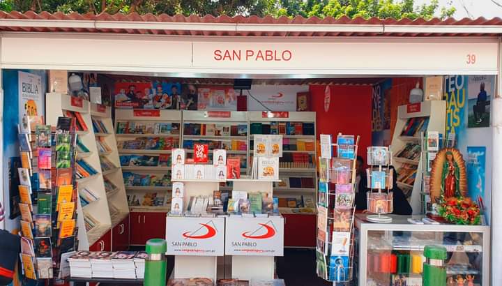 sanpablope's tweet photo. #SANPABLO está participando en la Feria del Libro Ricardo Plama 📖✒📚
Los esperamos en el #Stand39
📍Parque Kennedy de Miraflores
🎟Ingreso Libre
📅 Del 04 al 20 de noviembre.
⏰ De 11:00 a.m. a 10:00 p.m. https://t.co/C7W2LkgjvJ