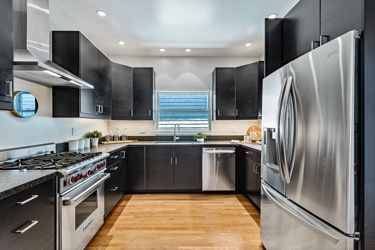 melodyhultgren's tweet photo. Open House on Sunday: 737 61st St, Oakland, CA
Single Family Home | 3 BR, 1 BA, 2 Parking Space
List at $1,199,000
Sunday, Nov 6th 2pm - 4pm
https://t.co/kRXArld1ge
Melody Hultgren | DRE# 01379851
(415) 601-6915 
Patrick MacCartee | DRE# 01350213
(510)859-4895 
#sundayopenhouseca https://t.co/Lt865PbUW2