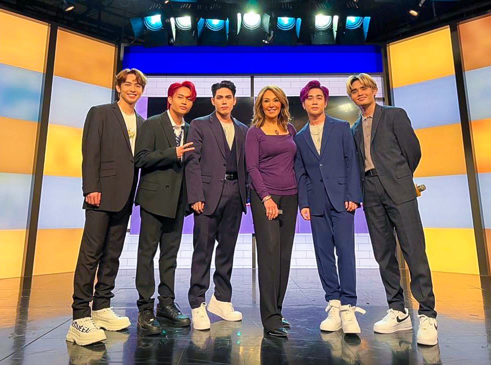 MillerPRNews's tweet photo. The major Filipino superstars @SB19Official have officially arrived in the U.S.!! 👏🏼 So thrilled &amp; proud to be running PR for their trip 🎉 Here they are at @fox5ny on GDNY w/ @rosannascotto! Stay tuned for loads of exciting footage and behind-the-scenes content 🙌🏼 #SB19 #ATIN https://t.co/VY3fpARGxJ