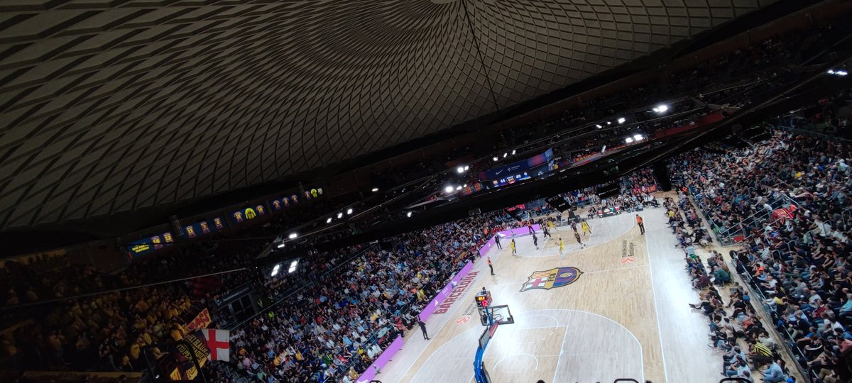 ElModelin's tweet image. Mi primer #LaproDay en el Palau. Al lado de los Dracs. Mejor imposible. Lo he pasado como un enano. 

Visca Barça! 🔴🔵